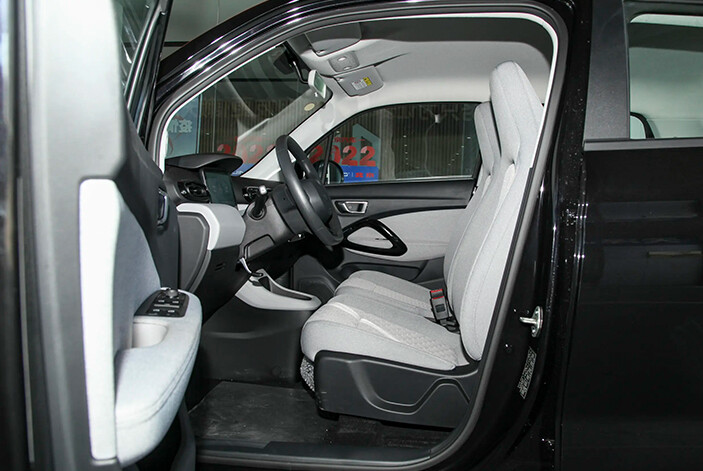 Leapmotor-T03-08