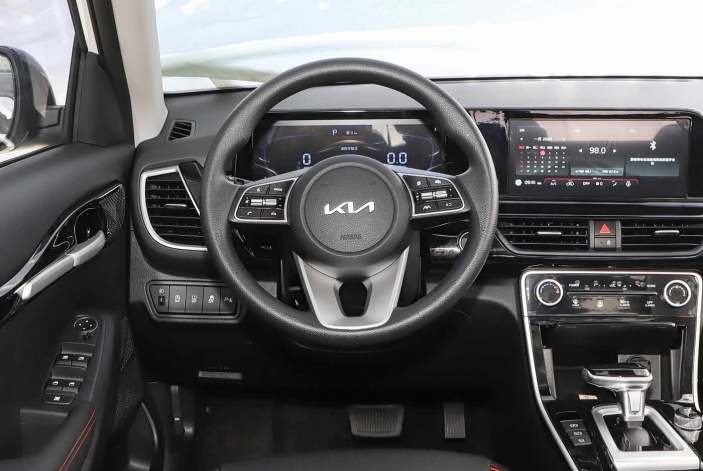 Kia Seltos-7