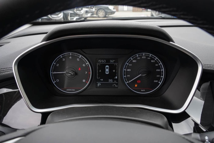 Geely Coolray-10