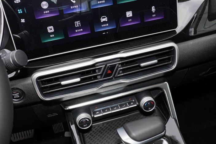 Geely Coolray-11