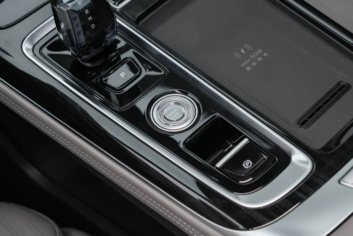 Geely Boyue L-10